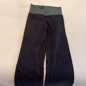 Lululemon yoga pants size 2 (black with grey waist band)